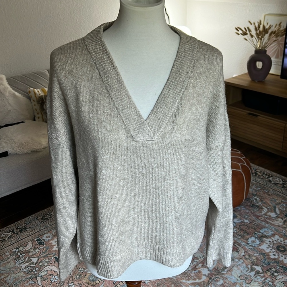 Treasure & Bond V Neck Sweater